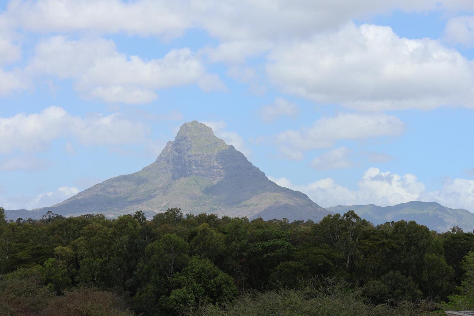 Top-Floor Modern 3Bd Penthouse With Beautiful Mountain View Terrace - 5 Min Walk To Beach Flic-en-Flacq Extérieur photo